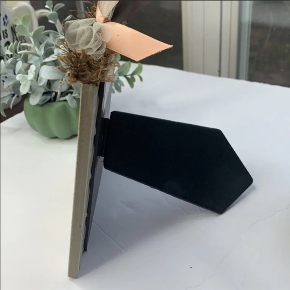 Tile photo holder
